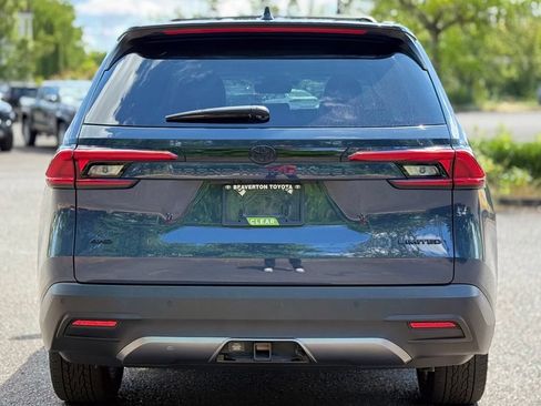 Used 2024 Toyota Grand Highlander AWD image 4