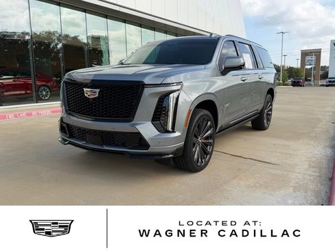 Used 2025 Cadillac Escalade ESV V AWD/4WD image 1