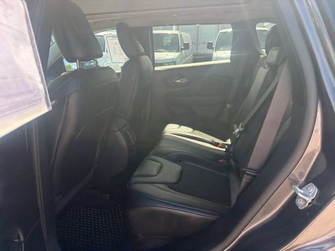Used 2022 Jeep Cherokee Trailhawk w/ Sun, Sound & Nav Group AWD/4WD image 27