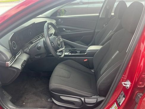 Used 2025 Hyundai Elantra SEL FWD image 7