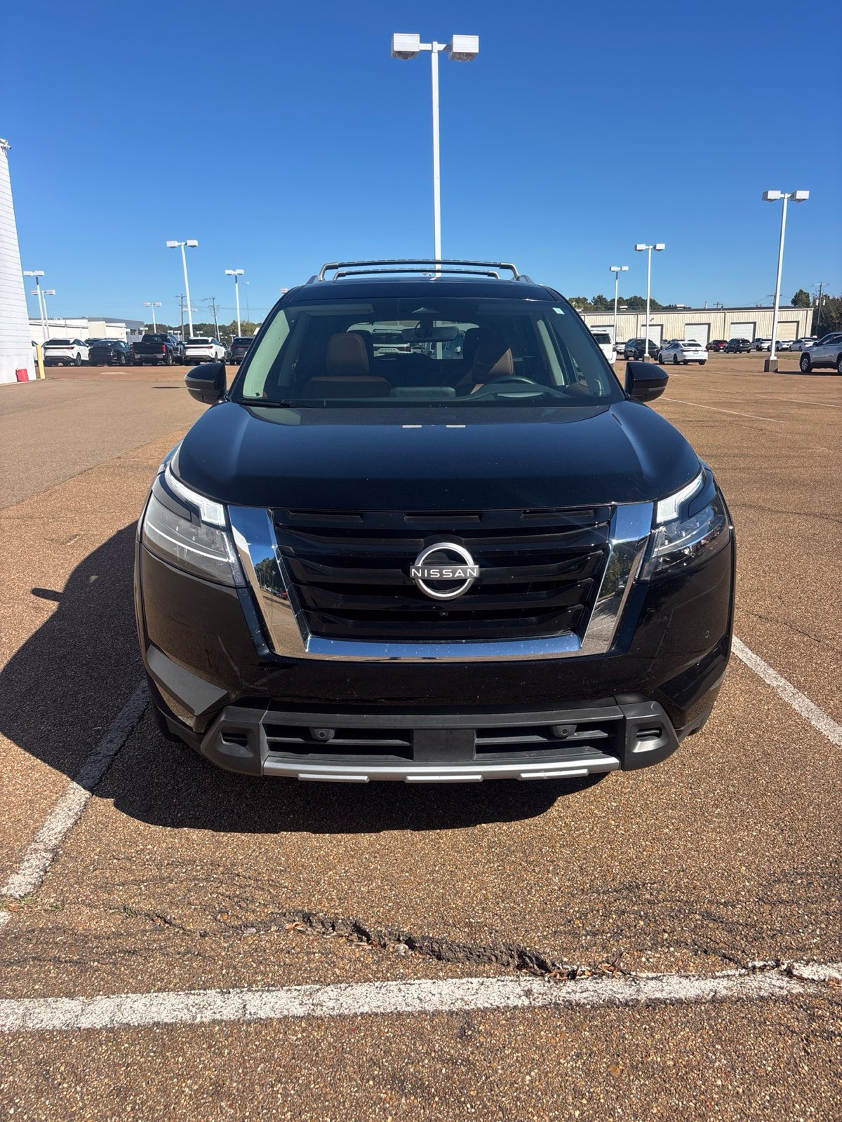 Used 2024 Nissan Pathfinder Platinum FWD image 21