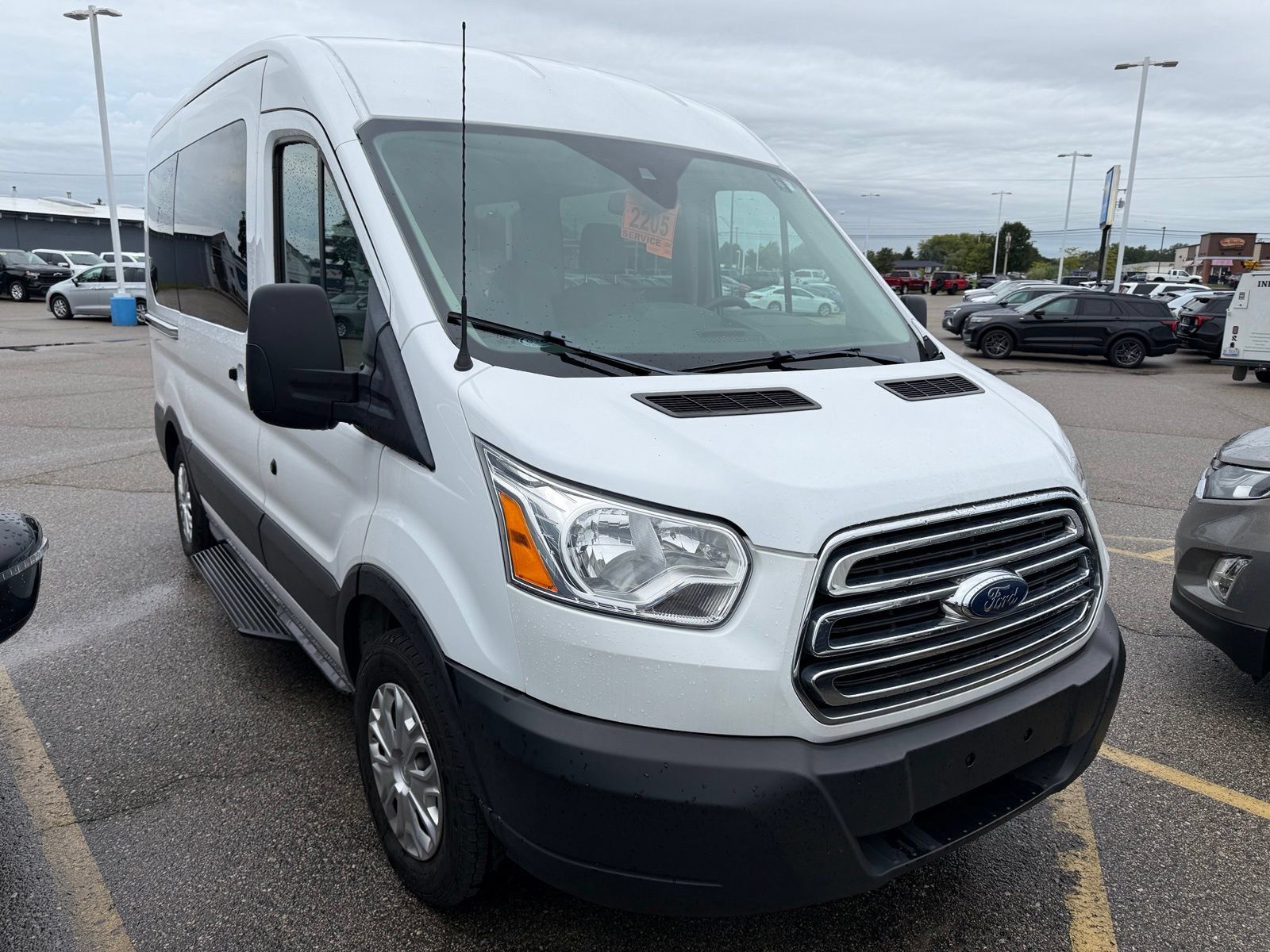 Used 2019 Ford Transit 150 XLT RWD image 1