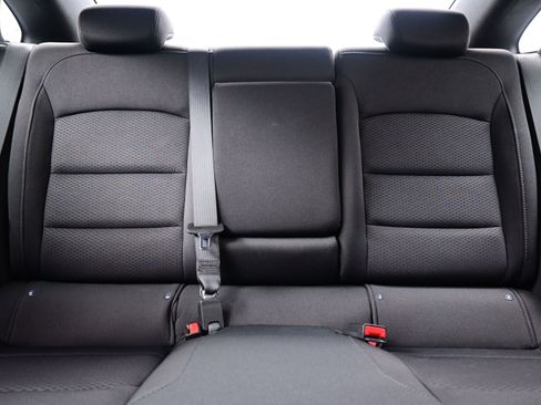 Used 2019 Chevrolet Malibu LT image 16