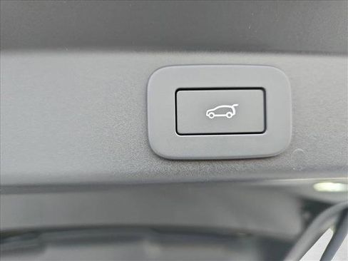 New 2026 Land Rover Range Rover Sport SE image 13