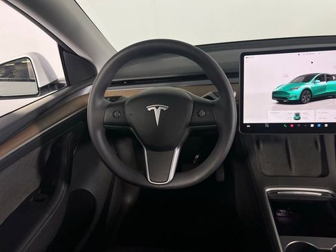 Used 2024 Tesla Model Y Long Range image 12