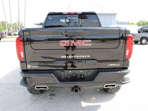 Used 2023 GMC Sierra 1500 AT4 w/ AT4 Premium Package AWD/4WD image 9