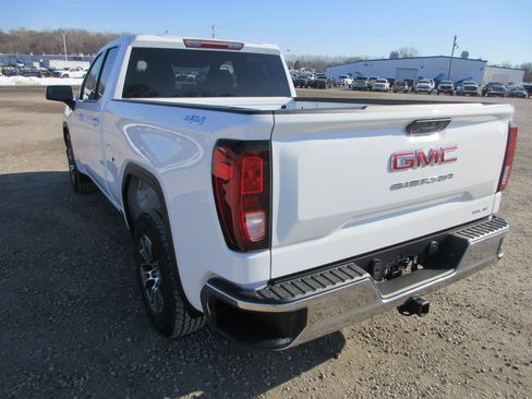 New 2026 GMC Sierra 1500 SLE image 7