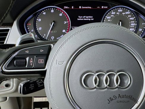 Used 2015 Audi S8 image 13