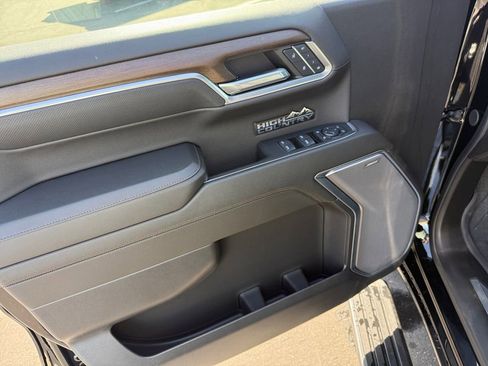 Used 2024 Chevrolet Silverado 1500 High Country image 11