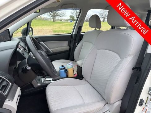 Used 2016 Subaru Forester 2.5i w/ Alloy Wheel Package image 9