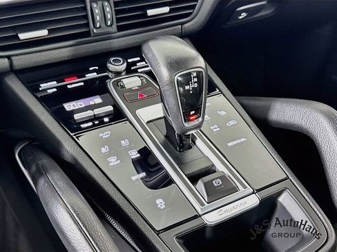 Used 2021 Porsche Cayenne AWD/4WD image 22