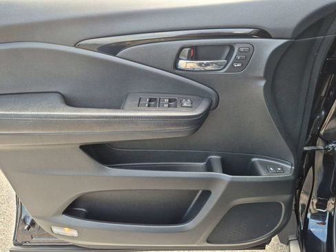 Used 2017 Honda Pilot Elite image 37