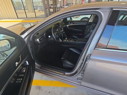 Used 2025 Genesis G70 2.5T RWD image 4