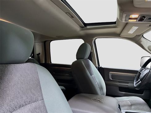 Used 2016 RAM 2500 Big Horn image 31