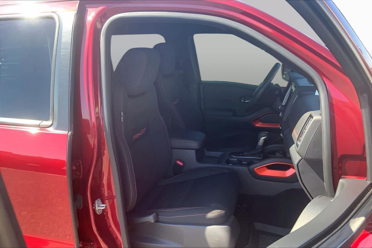 Used 2022 Nissan Frontier PRO-4X w/ Off-Road Protection Package AWD/4WD image 8