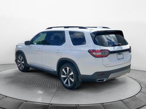 Used 2025 Honda Pilot Touring image 5