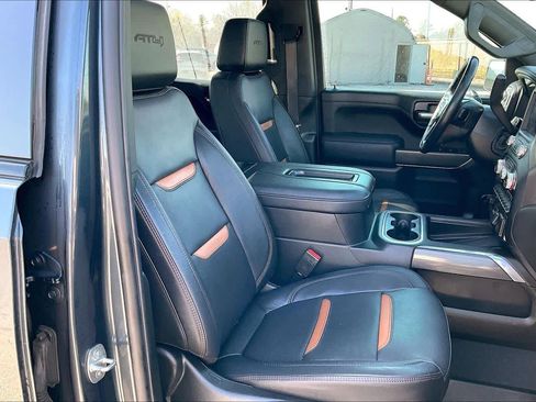 Used 2022 GMC Sierra 1500 AT4 w/ AT4 Preferred Package image 9