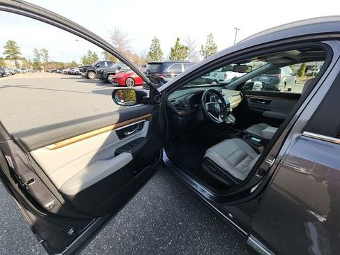 Used 2017 Honda CR-V Touring image 16