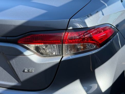 Used 2021 Toyota Corolla LE FWD image 10