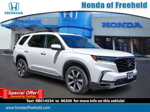 Used 2024 Honda Pilot Elite image 1