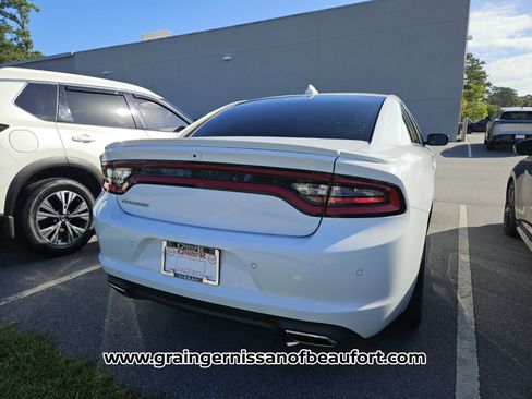 Used 2020 Dodge Charger SXT w/ Plus Group RWD image 9
