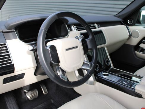 Used 2022 Land Rover Range Rover Westminster Edition image 12
