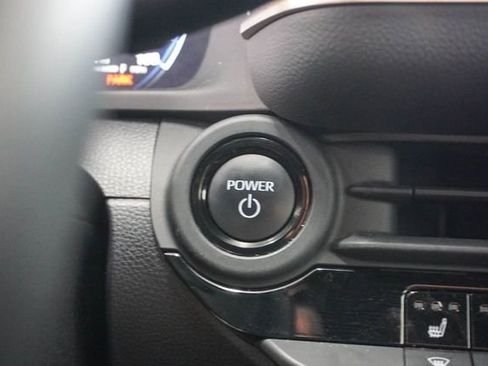 Used 2025 Toyota Crown XLE image 16