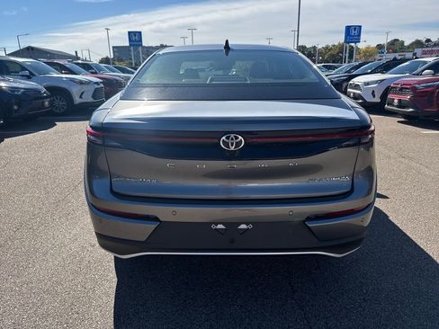 New 2026 Toyota Crown Platinum image 6