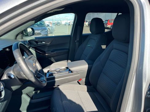 Used 2025 Chevrolet Equinox LT image 35