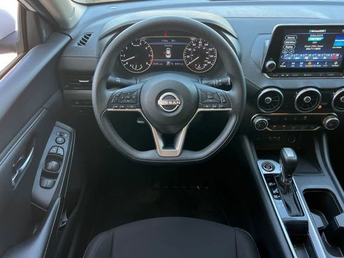 Used 2024 Nissan Sentra SV image 16