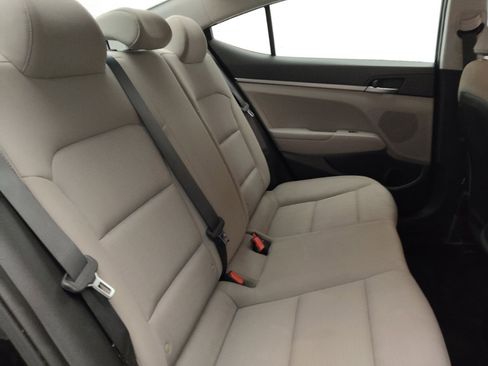 Used 2018 Hyundai Elantra SE FWD image 19