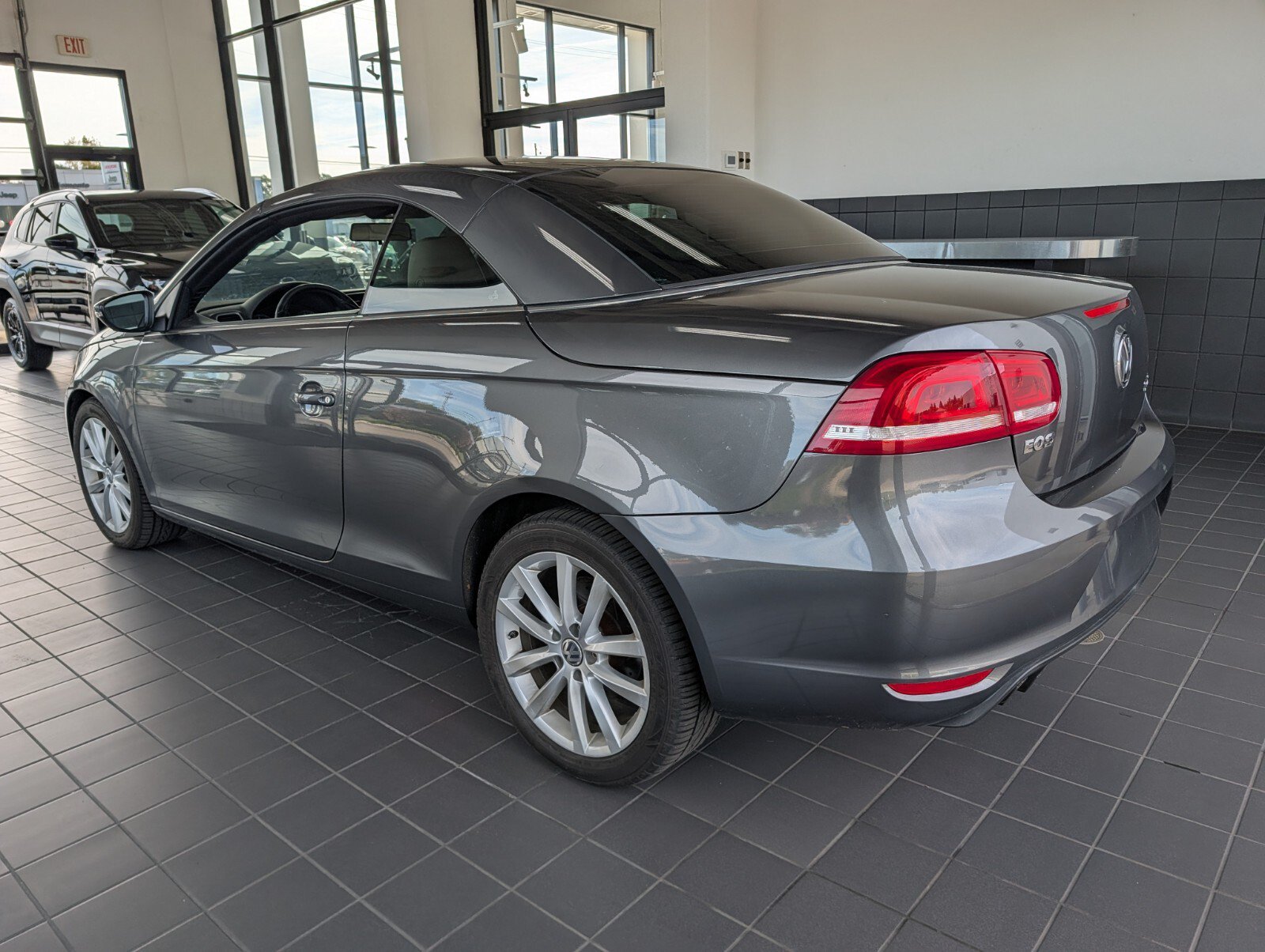Used 2013 Volkswagen Eos Komfort FWD image 6