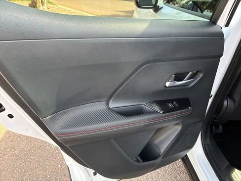 Certified 2025 Nissan Kicks SR AWD/4WD image 24