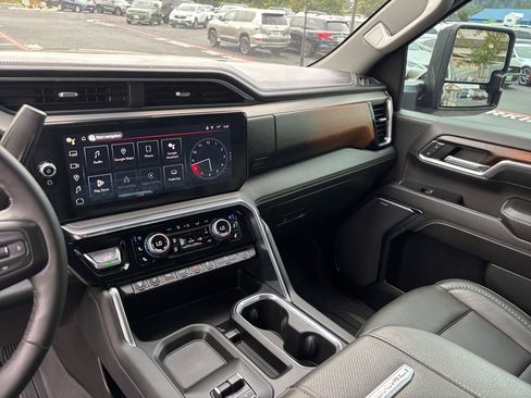 Used 2024 GMC Sierra 2500 Denali w/ Denali Reserve Package image 21