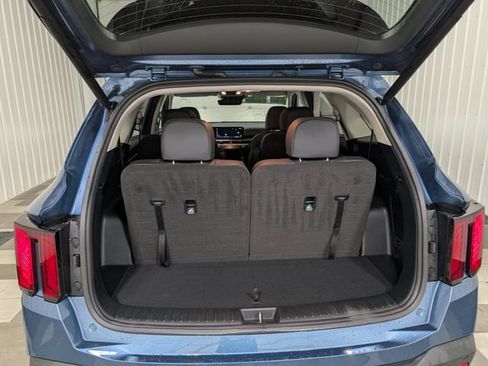 Used 2025 Kia Sorento EX AWD/4WD image 24
