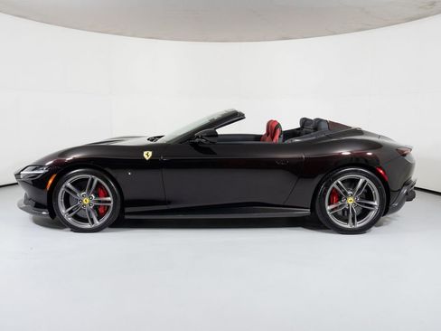 Used 2024 Ferrari Roma Spider image 3