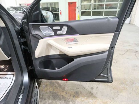 Used 2020 Mercedes-Benz GLS 450 4MATIC image 40