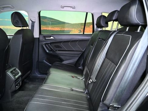 Used 2024 Volkswagen Tiguan SE image 50