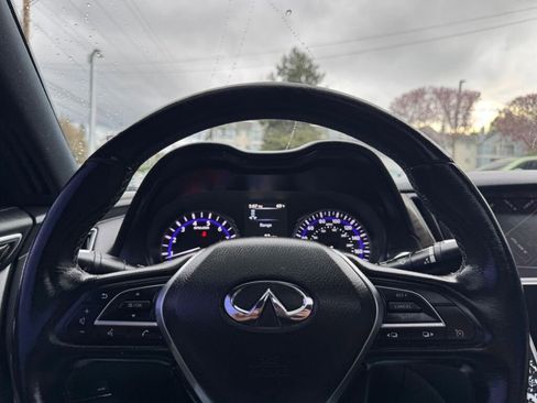 Used 2017 INFINITI Q60 3.0t w/ Premium Plus Package 3.0T image 19