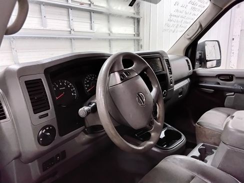 Used 2019 Nissan NV 2500 SV image 12