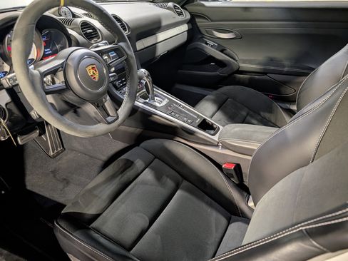 Certified 2021 Porsche 718 Cayman GT4 RWD image 4