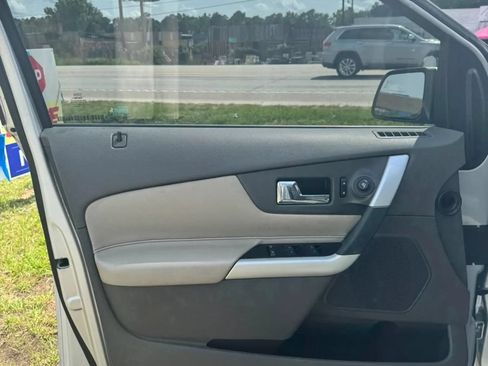 Used 2013 Ford Edge Limited FWD image 11