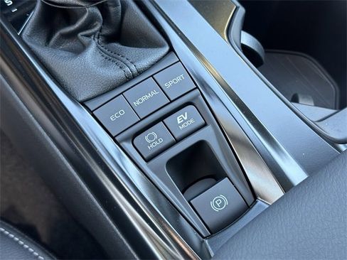 Certified 2025 Toyota Camry SE w/ Convenience Package image 24