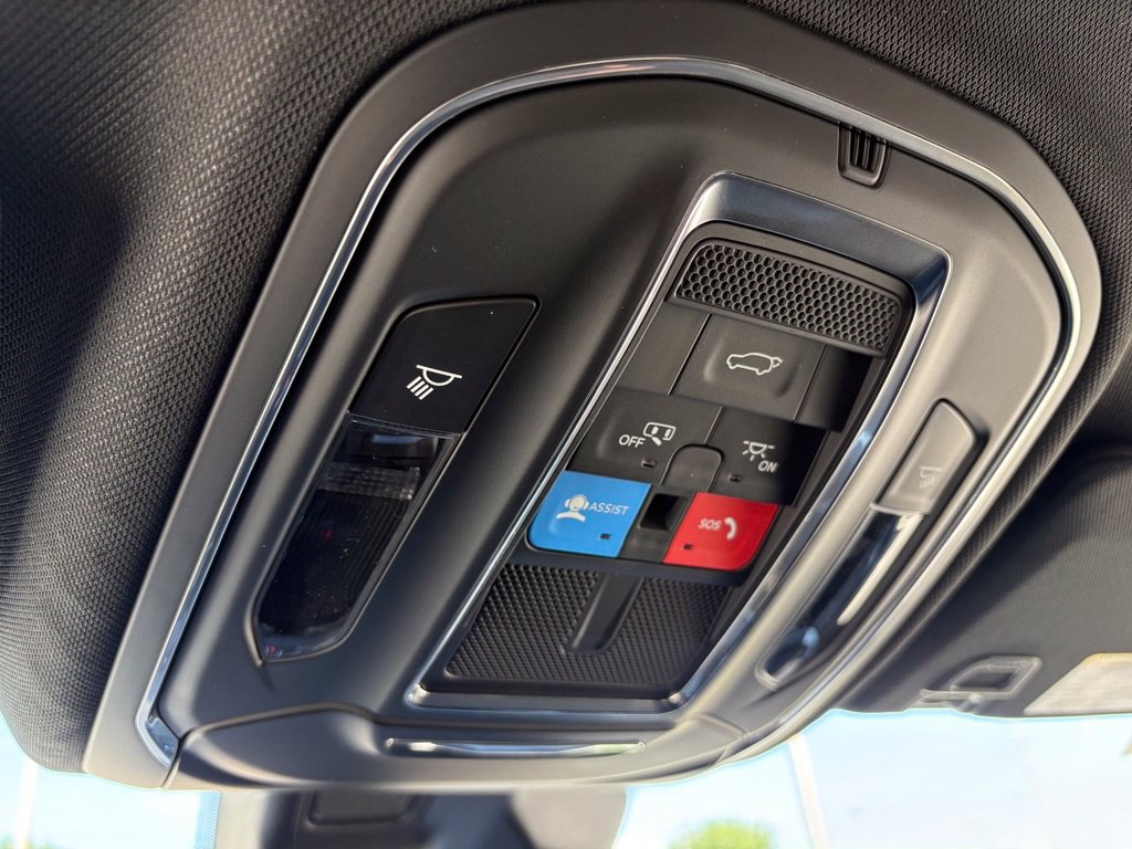 New 2026 Jeep Grand Cherokee Altitude AWD/4WD image 18
