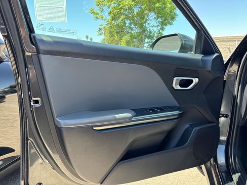 Used 2025 Kia K4 FWD image 18