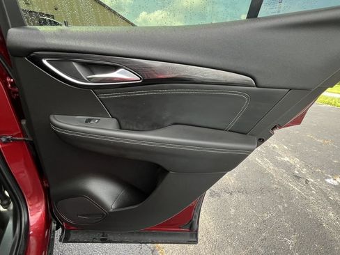 Certified 2022 Buick Envision Essence w/ Sport Touring Package FWD image 17