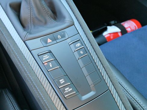 Used 2025 Porsche 718 Cayman GT4 RS image 29