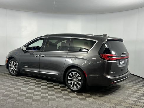 Used 2022 Chrysler Pacifica Pinnacle image 9