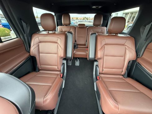 New 2025 Lincoln Navigator L Reserve image 29