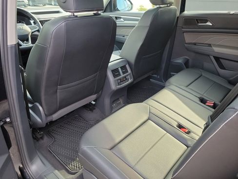 Certified 2023 Volkswagen Atlas SEL R-Line image 34